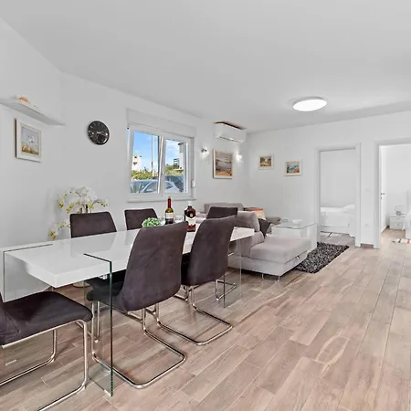 Moments * Rogoznica (Sibenik-Knin)